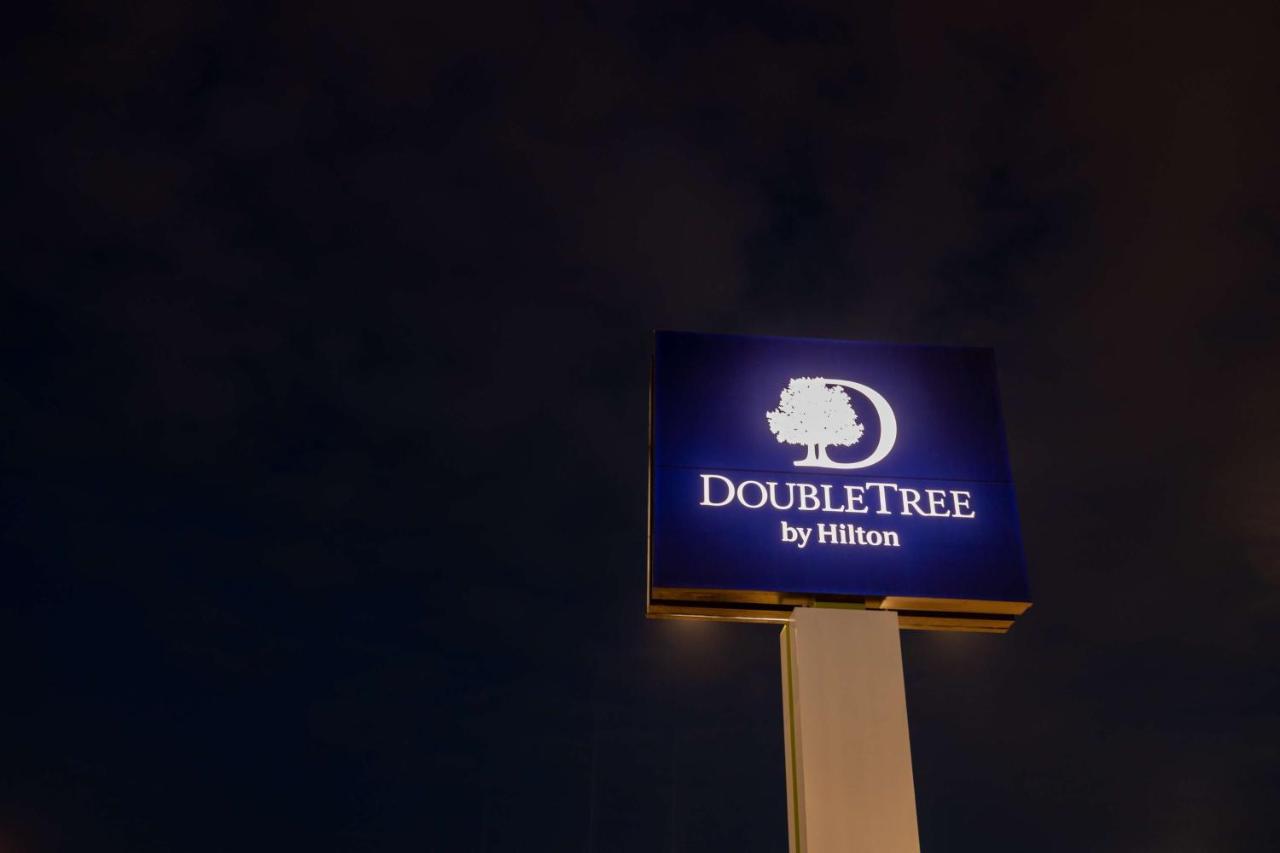 Doubletree By Hilton Calgary North Hotel Exterior foto