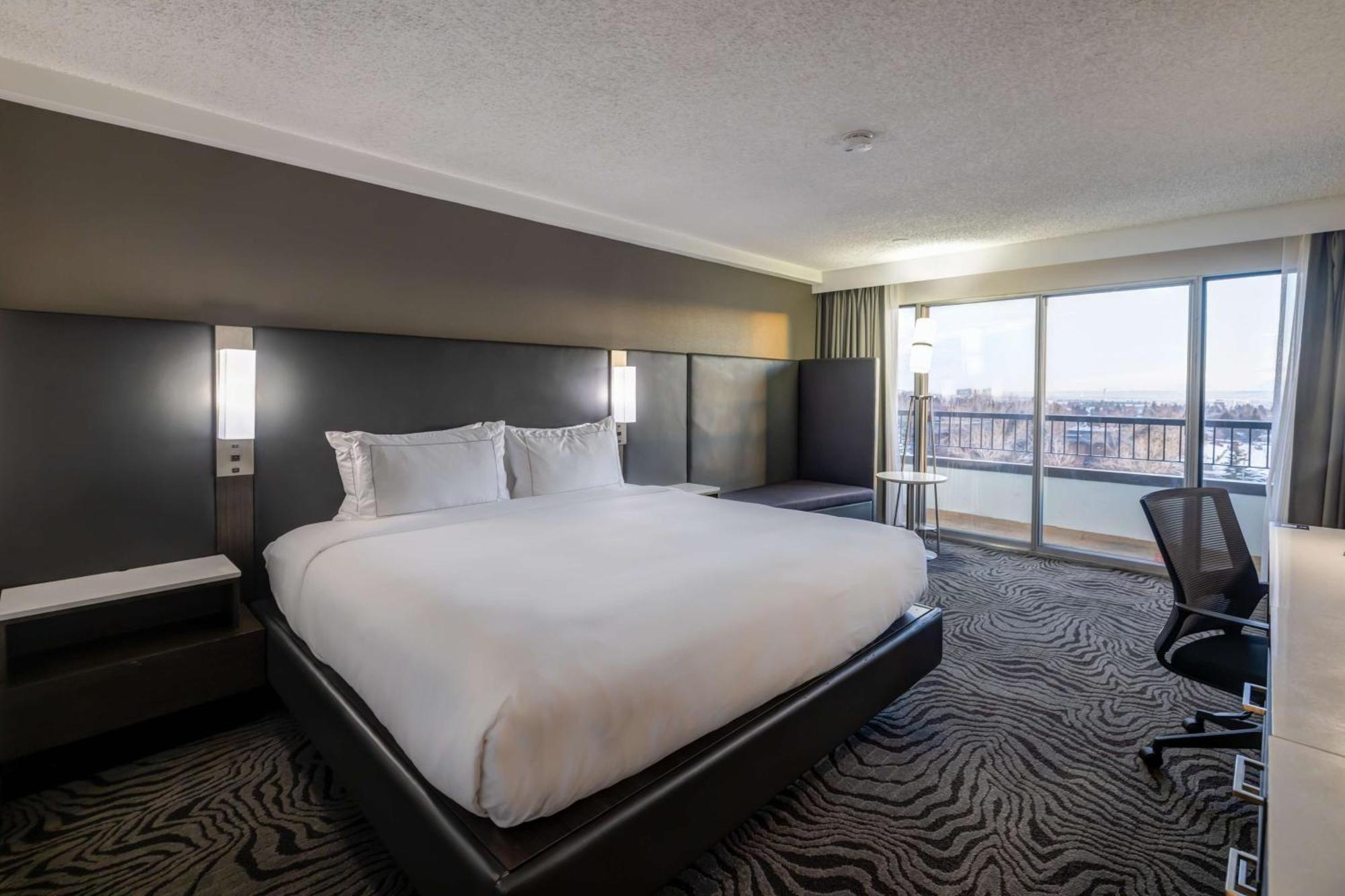 Doubletree By Hilton Calgary North Hotel Exterior foto